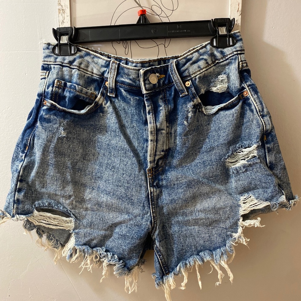 High waisted ripped Jean shorts
